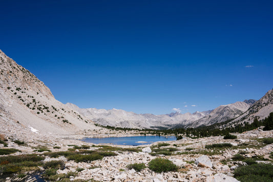 世界57本のトレイルと24冊の本 — TRAILS & FIELD NOTESのご紹介